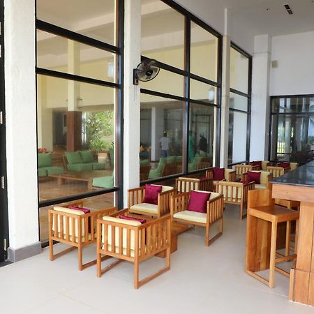 Grand Beach Wadduwa Bagian luar foto