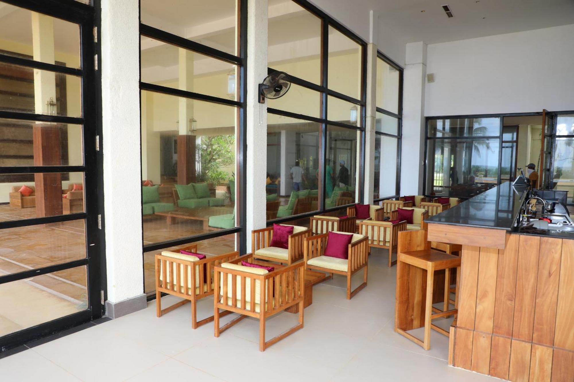 Grand Beach Wadduwa Bagian luar foto