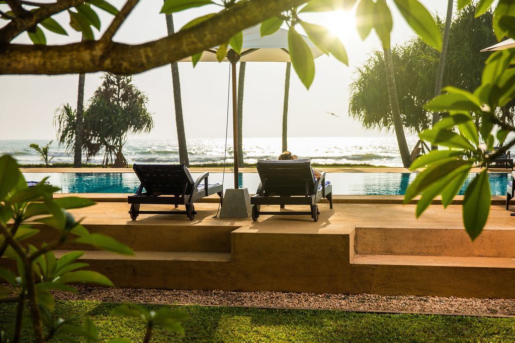 Grand Beach Wadduwa Bagian luar foto