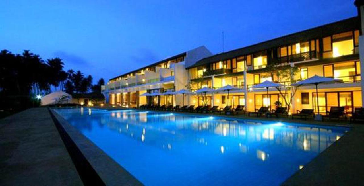 Grand Beach Wadduwa Bagian luar foto