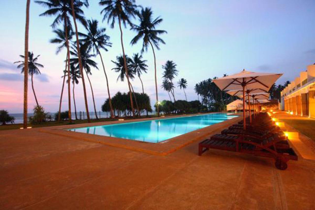 Grand Beach Wadduwa Bagian luar foto