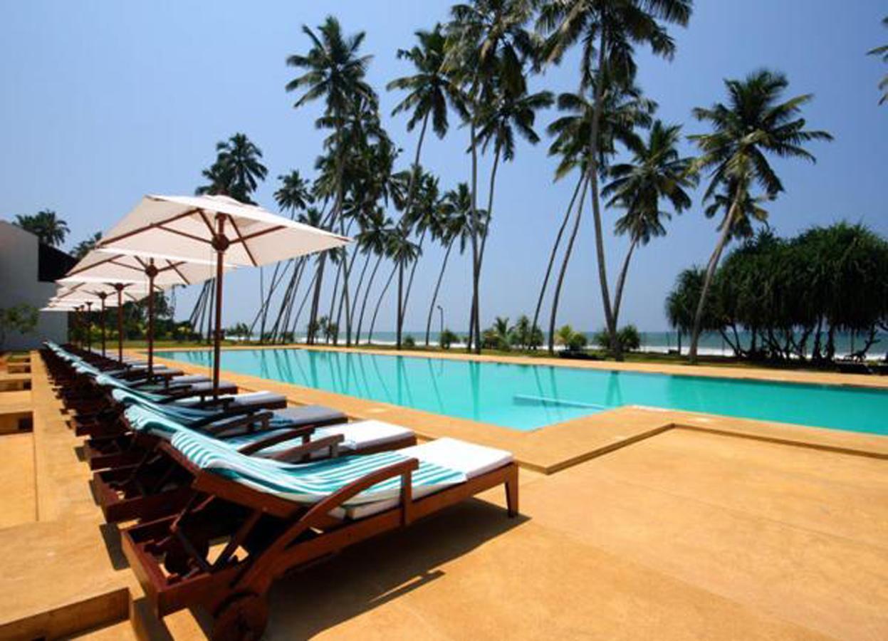 Grand Beach Wadduwa Bagian luar foto