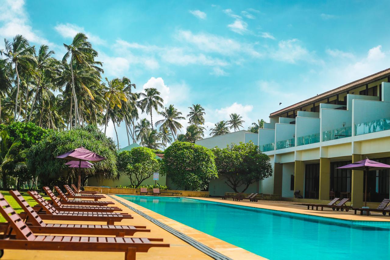 Grand Beach Wadduwa Bagian luar foto