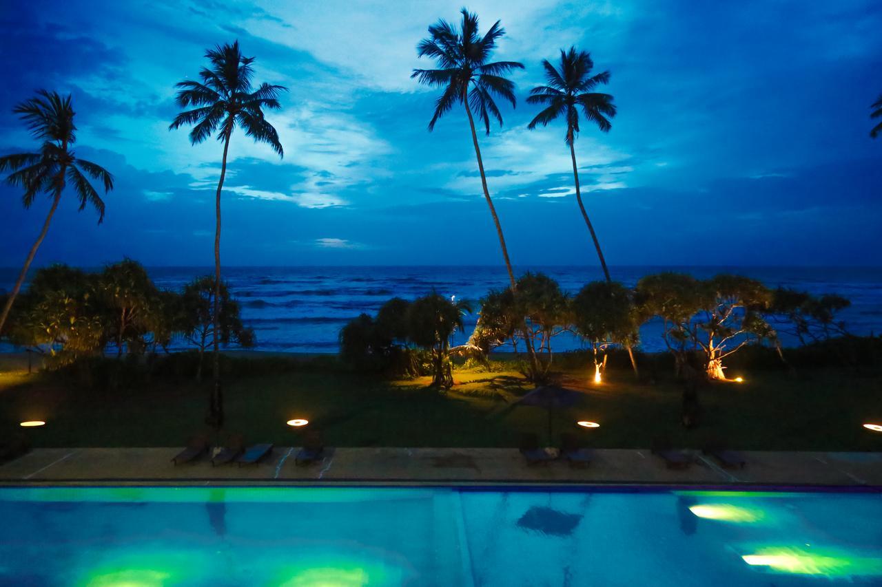 Grand Beach Wadduwa Bagian luar foto