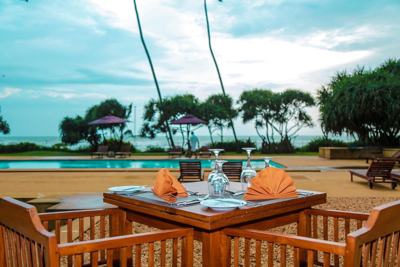 Grand Beach Wadduwa Bagian luar foto