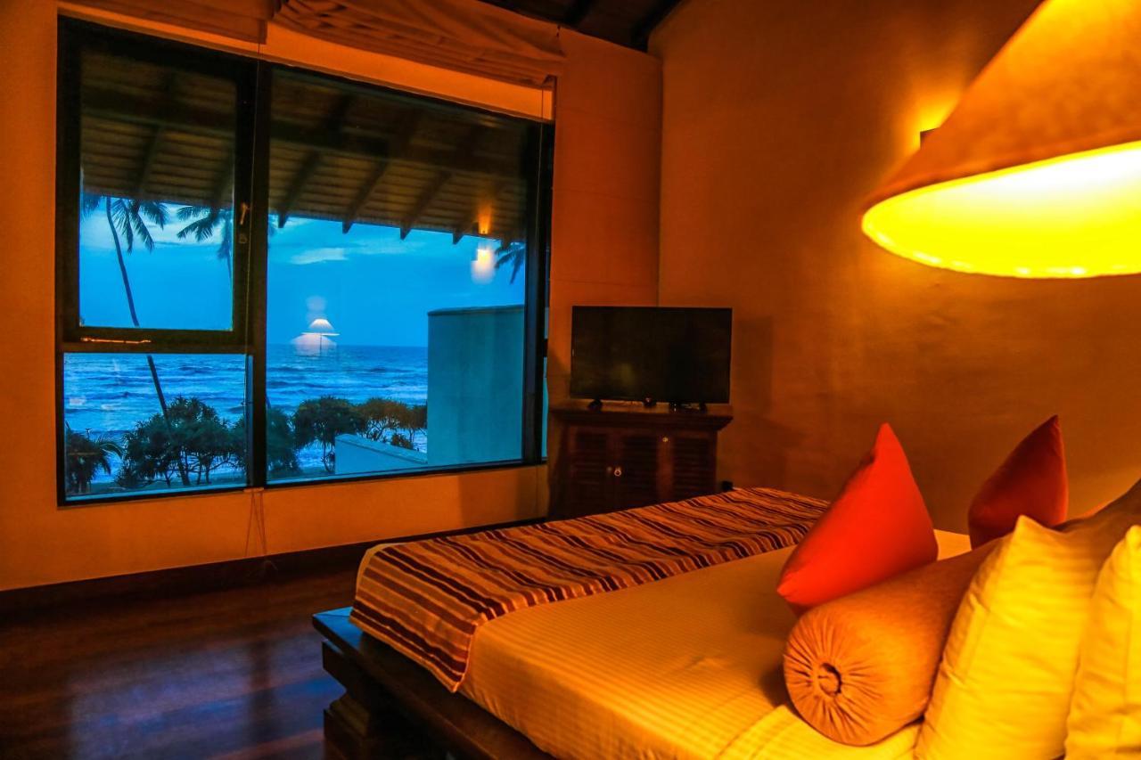 Grand Beach Wadduwa Bagian luar foto